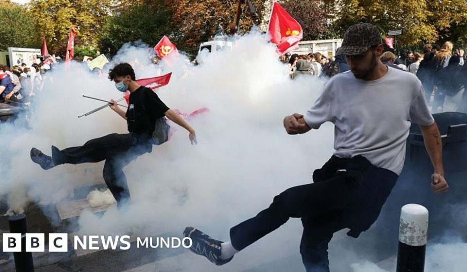 Cuáles son los reclamos de los estudiantes que están participando en las violentas protestas que sacuden a Francia