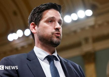 Canada suspends plans to expand assisted dying to people with mental illness