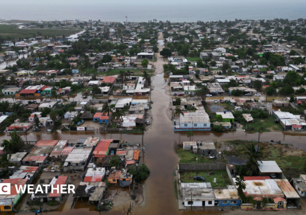 Super El Niño sets another record as it strengthens to 'unprecedented levels'