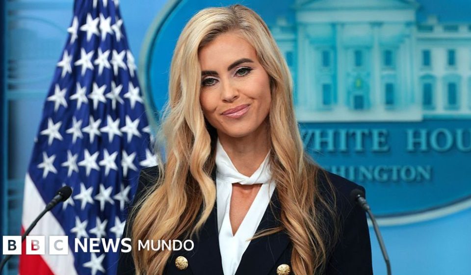 Quién es Katie Zacharia y por qué su designación como secretaria de prensa de Trump ha generado controversia