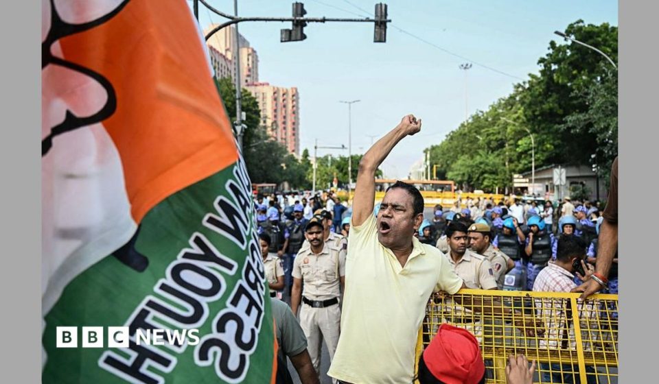 Indian opposition leaders march to top court to demand election chief resign