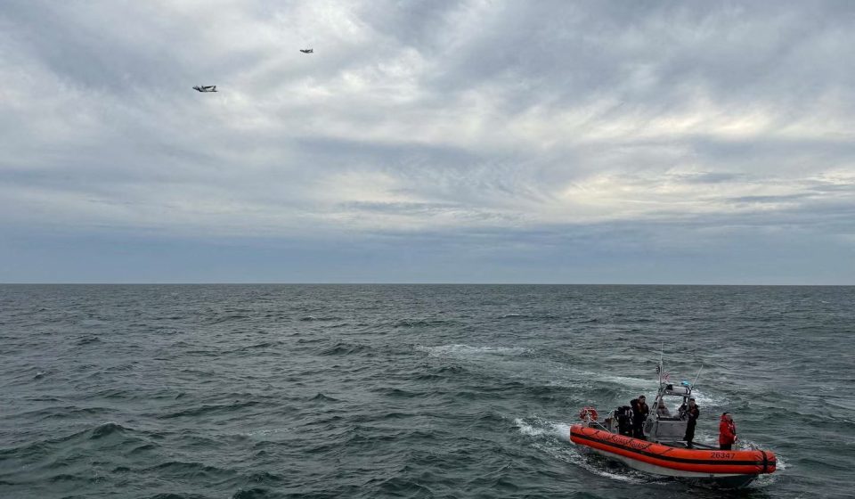 US coastguard suspends search for six on board crashed medical jet