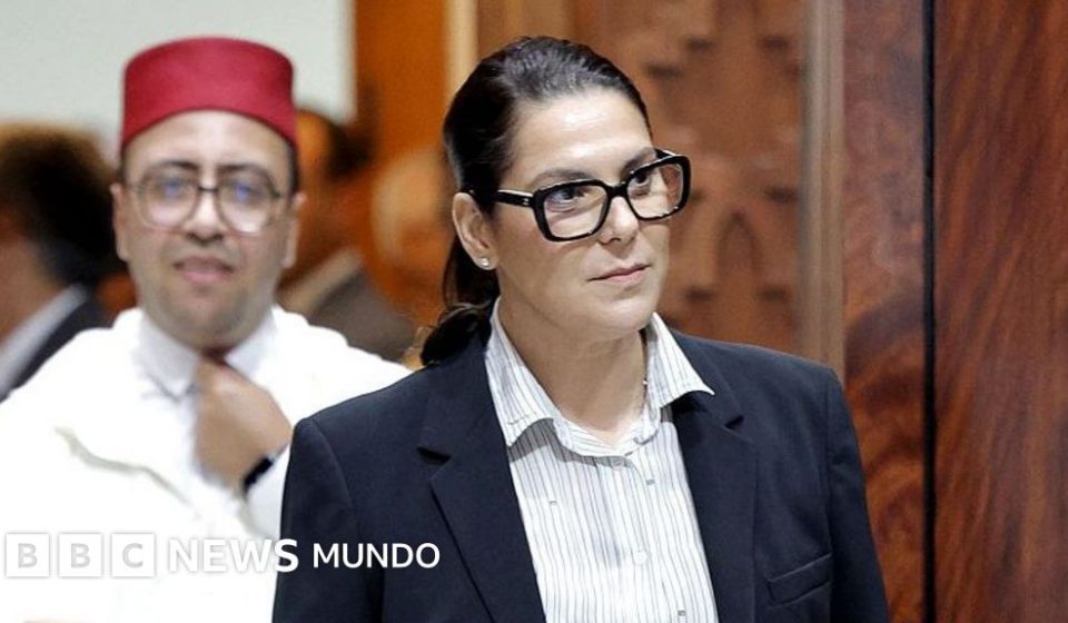 Fatima El Mansouri: cómo la primera mujer en liderar el gobierno de Marruecos está atrapada entre el rey, los clérigos y el feminismo
