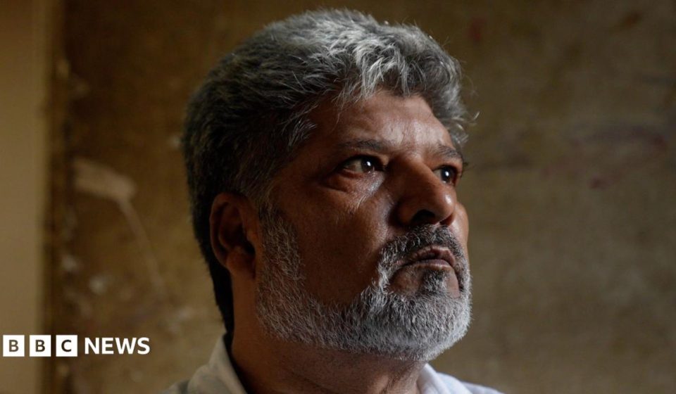 The vanishing world of India's street magicians