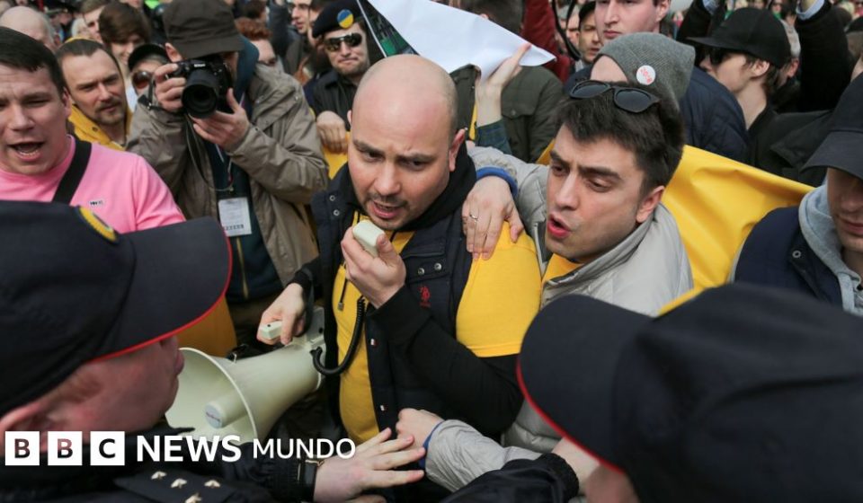 Los opositores a Putin deportados por Occidente a los que ahora Rusia envía a la guerra