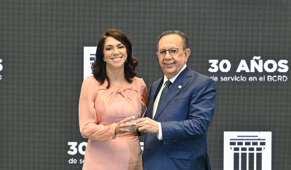 BCRD reconoce a 279 colaboradores por años de servicio a la institución