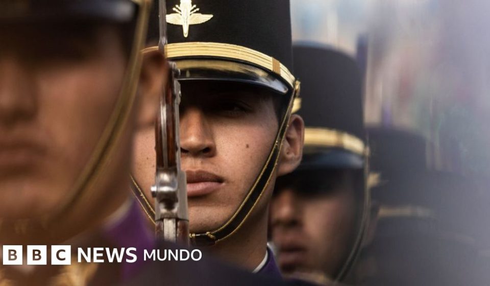 Cómo se transforman las escuelas militarizadas en México, prohibidas tras la muerte de una joven de 13 años