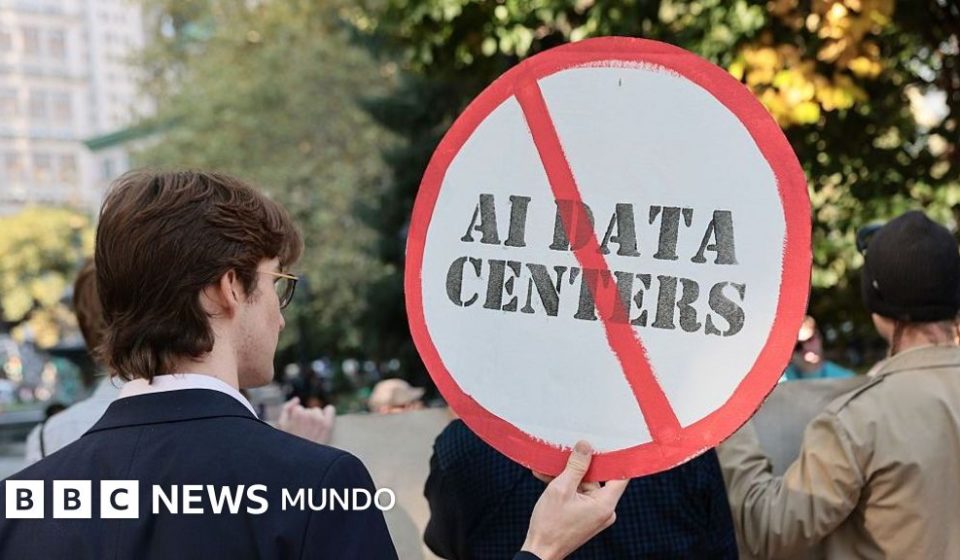 Cómo los centros de datos de IA se convirtieron en un elemento clave en la batalla política en EE.UU.