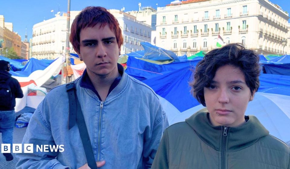 Protesters blame 'vulture funds' for Spain's housing crisis