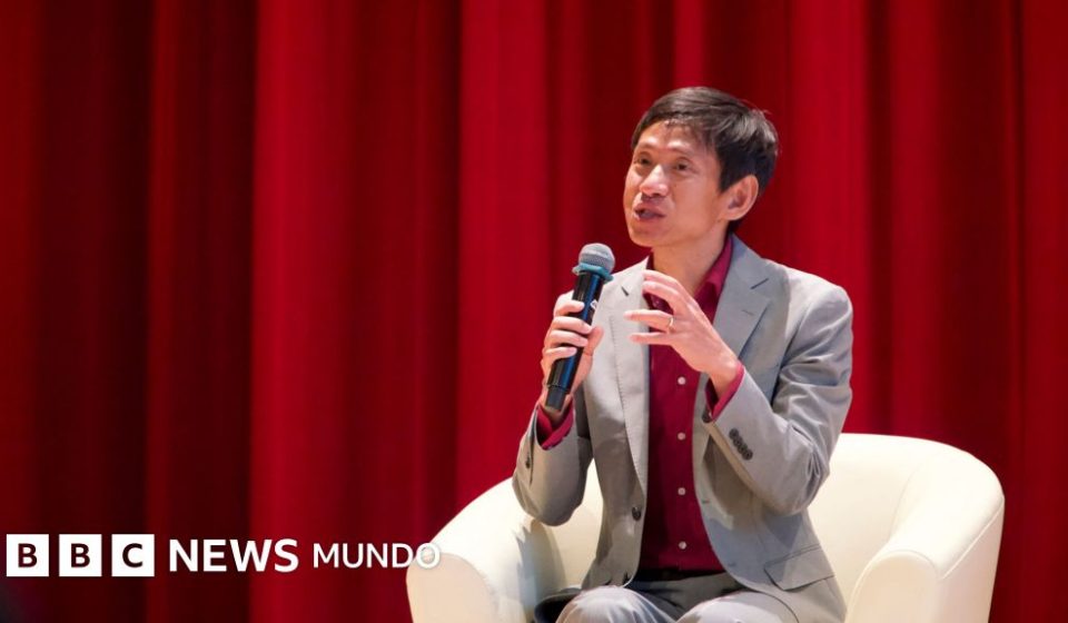 El profesor que causa furor entre los adolescentes chinos (y la razón de su éxito)