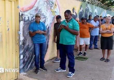 Voters in Brazil head to polls as Lula goes up against Bolsonaro's son