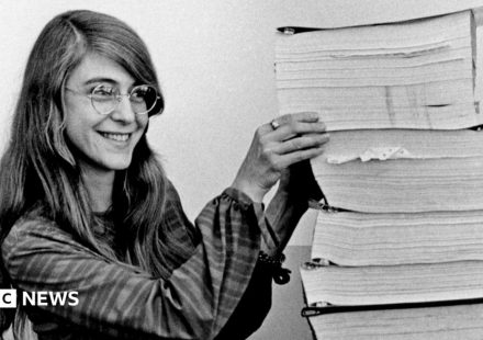 Margaret Hamilton, whose software helped land Apollo 11 on the Moon, dies at 90