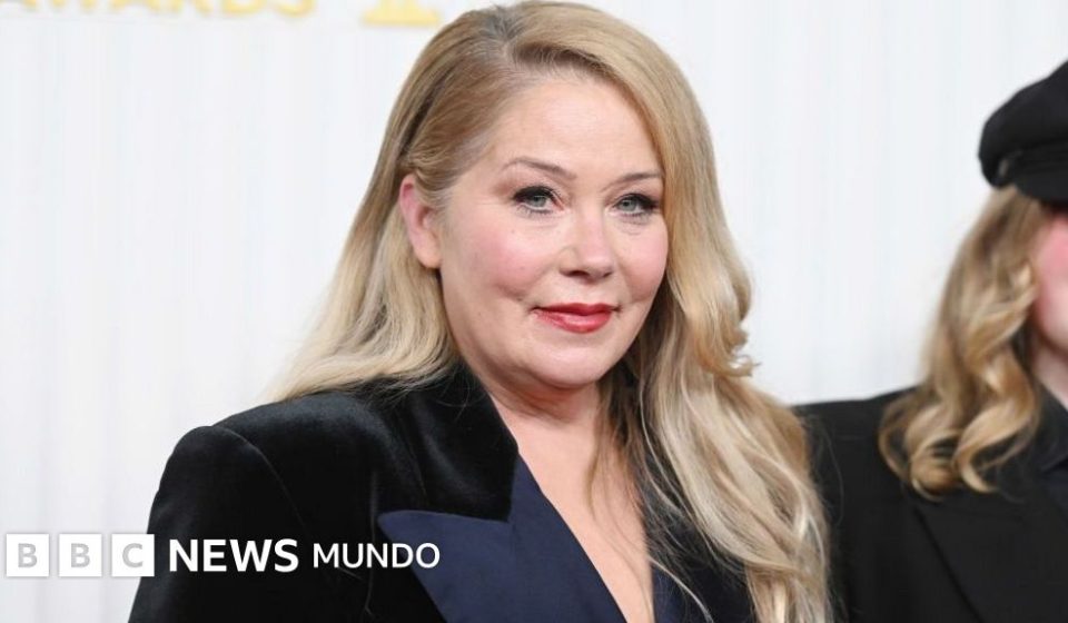 La actriz Christina Applegate revela que estuvo 5 años diagnosticada erróneamente con esclerosis múltiple