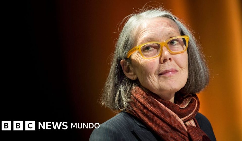 Quién es Anne Carson, la poeta canadiense que obtuvo el Nobel de Literatura 2026 "por su obra audaz e inventiva"