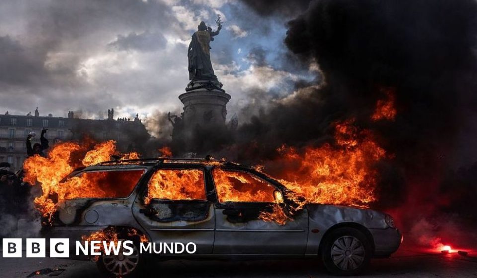 "Francia contiene la respiración": las numerosas preguntas que siguen abiertas tras un "fin de semana de furia" y por qué se temen más protestas