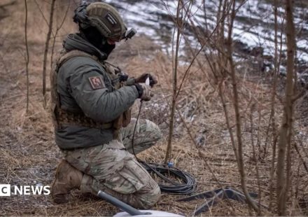 Why is Starlink internet so important on the battlefield in Ukraine?