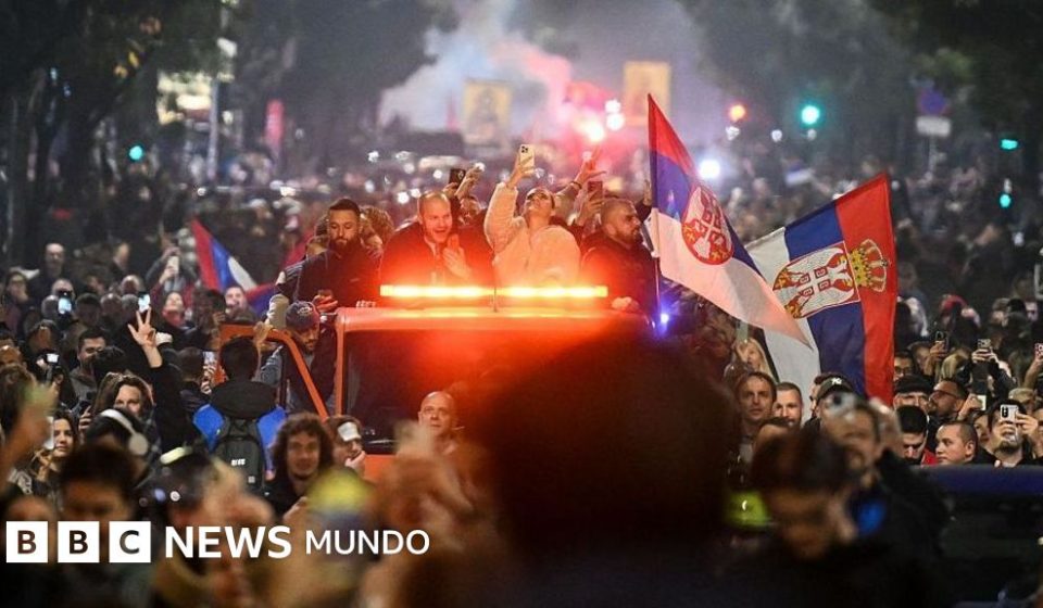 El veterano gobernante de Serbia, Aleksandar Vucic, reconoce la derrota electoral ante un movimiento de protesta liderado por estudiantes