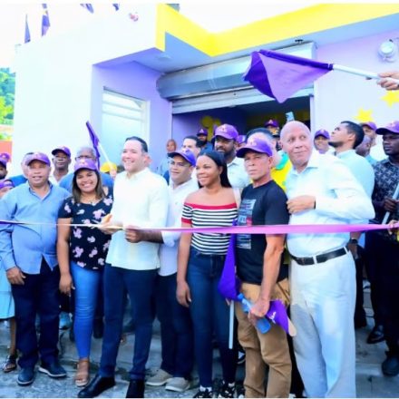 PLD inaugura locales en San Cristóbal y Barahona