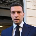 La extrema derecha francesa exige a Macron que pida perdón y que se vaya
