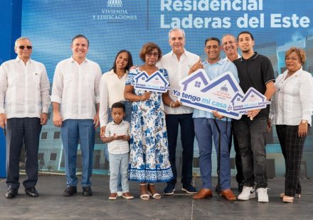 Banreservas financia 197 de los 224 apartamentos entregados por Abinader en Laderas del Este