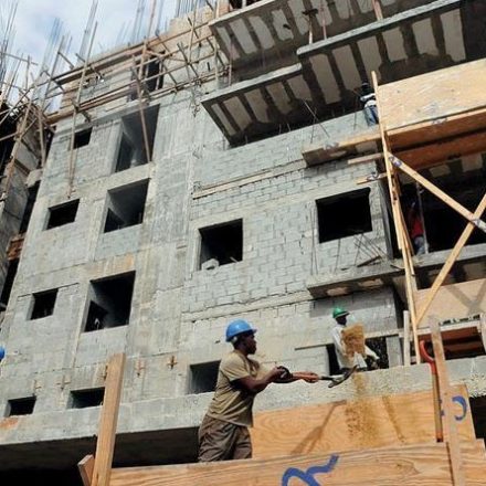 Advierten que altos costos de construcción podrían afectar proyectos de viviendas