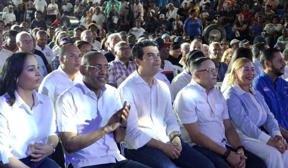 Diputado Carlos Sánchez respalda aspiración presidencial de Wellington Arnaud en el PRM