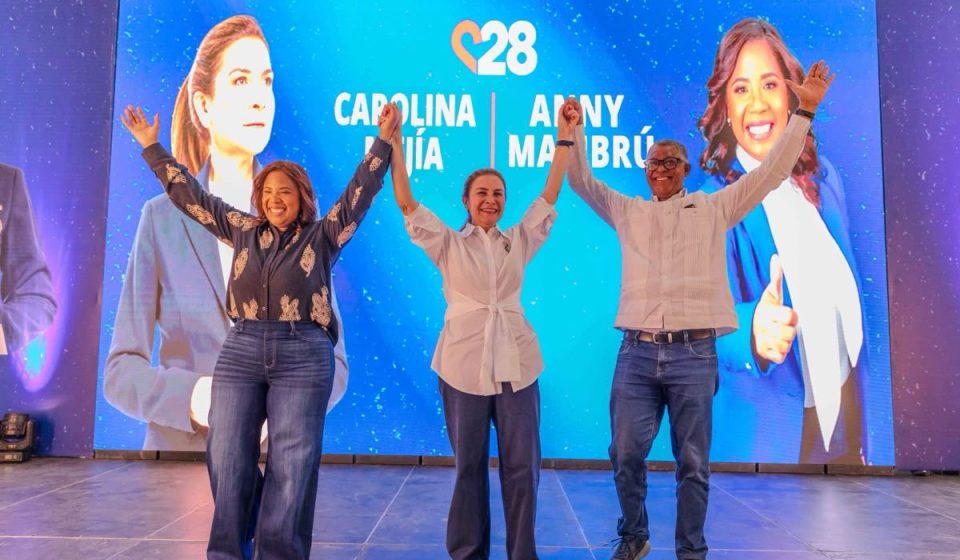 Carolina Mejía recibe respaldo de Anny Mambrú y Jesús Colón para su proyecto presidencial