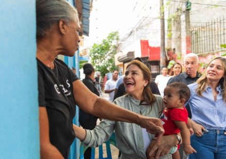 Carolina Mejía lleva su proyecto presidencial a La Yuca del Naco