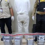 DNCD arresta tres colombianos e incauta una tonelada de alegada cocaína en Pedernales
