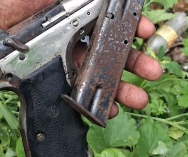 Dos hombres resultan heridos tras enfrentar a agentes policiales en Villa Mella