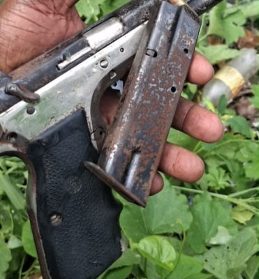 Dos hombres resultan heridos tras enfrentar a agentes policiales en Villa Mella