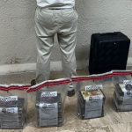 Detienen español con 20 paquetes de alegada cocaína ocultos en aeropuerto Punta Cana