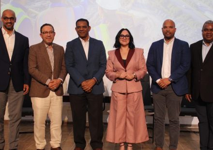 Expertos debaten aporte de la minería a la economía nacional en la Feria del Libro 2026