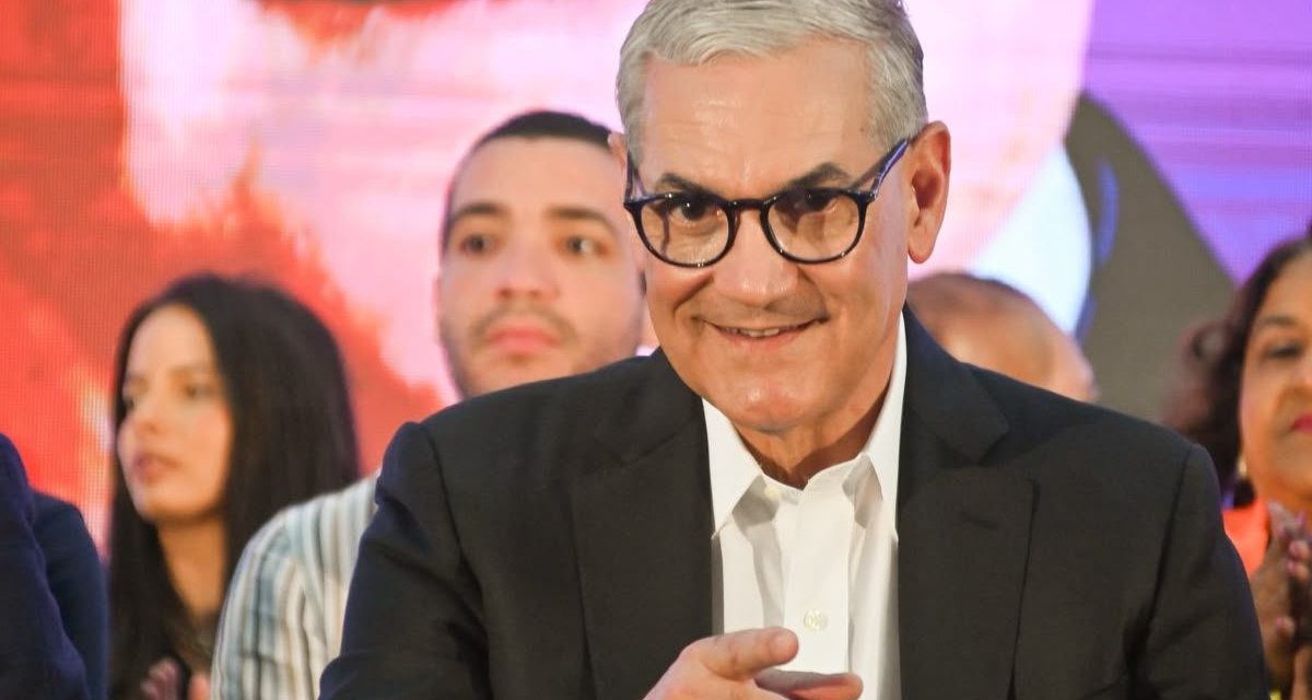 Gonzalo Castillo expresa desacuerdo con suspensión de consulta del PLD; dice que continuará su proyecto
