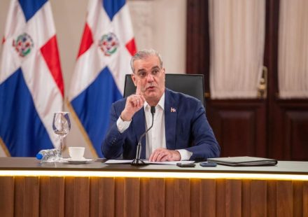 Abinader reta a comparar sus gestiones con las del PLD: “Vamos a comparar 20 contra 6”