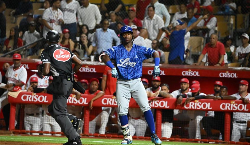VIDEO: Madé y Alcántara deslumbran y Licey apabulla al Escogido