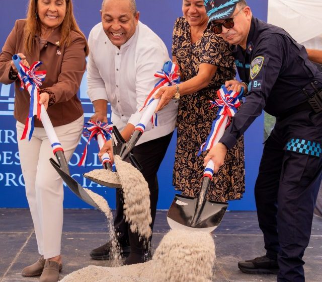 José Andújar encabeza primer picazo para construcción de nueva estación policial en Guaraguao