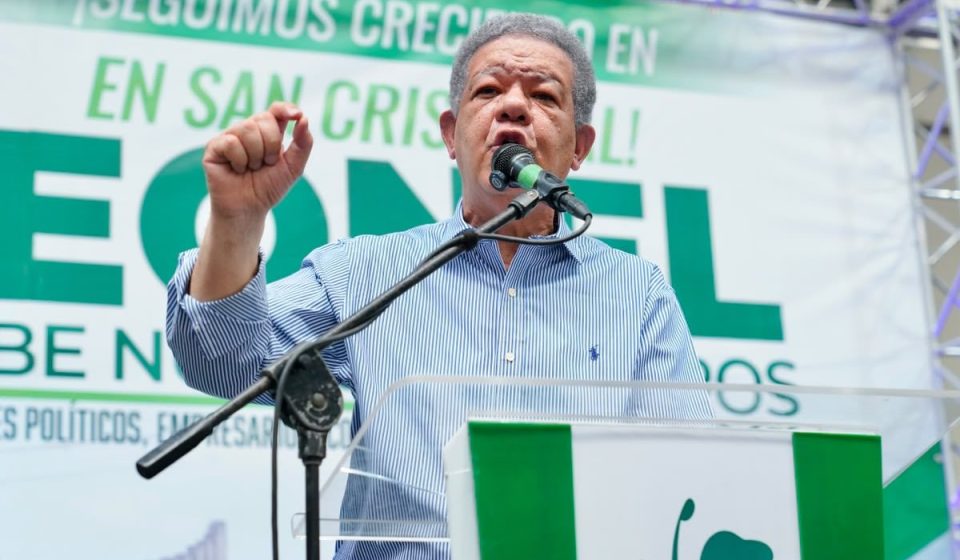 Leonel llama “ineptos” al PRM; asegura se refleja en inseguridad y alto costo de la vida