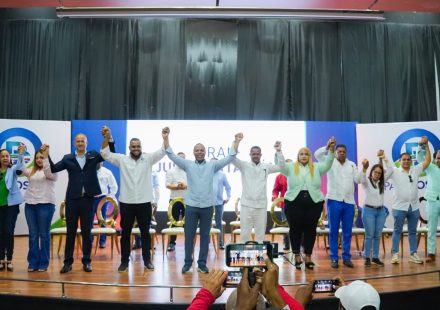 País Posible informa juramenta 485 nuevos miembros en La Vega