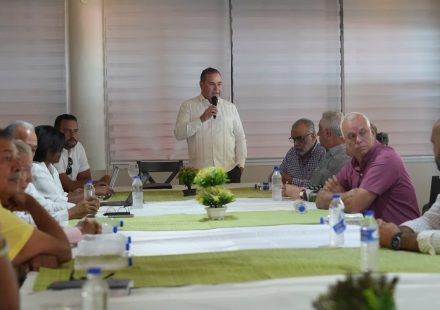 Gobierno mantendrá controles a la entrada de arroz mientras se define renegociación del DR-CAFTA
