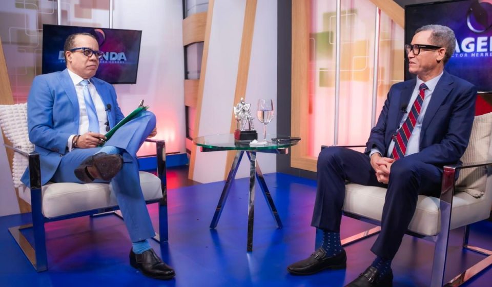 Ministro de Trabajo advierte a plataformas que deben reconocer los derechos laborales de sus empleados