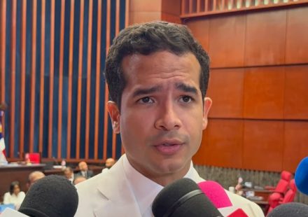 Omar Fernández considera que el Congreso debe fortalecer la fiscalización al Poder Ejecutivo