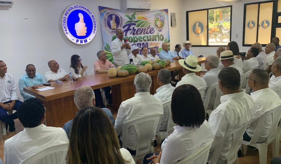 Frente Agropecuario del PRM reafirma respaldo a políticas del Gobierno en Santiago