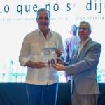 Manuel Jiménez pone en circulación libro sobre su gestión municipal en SDE