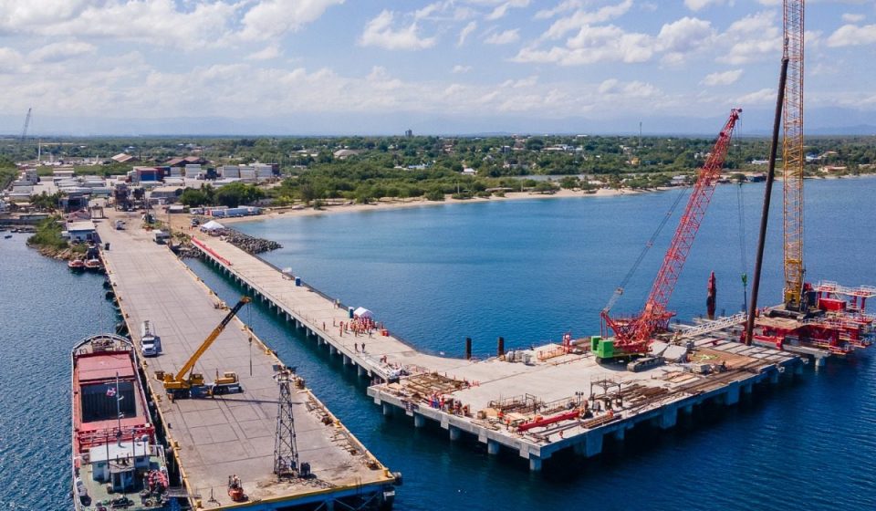 Puerto de Manzanillo alcanza 63.7 % de avance general y 35 % en construcción del muelle