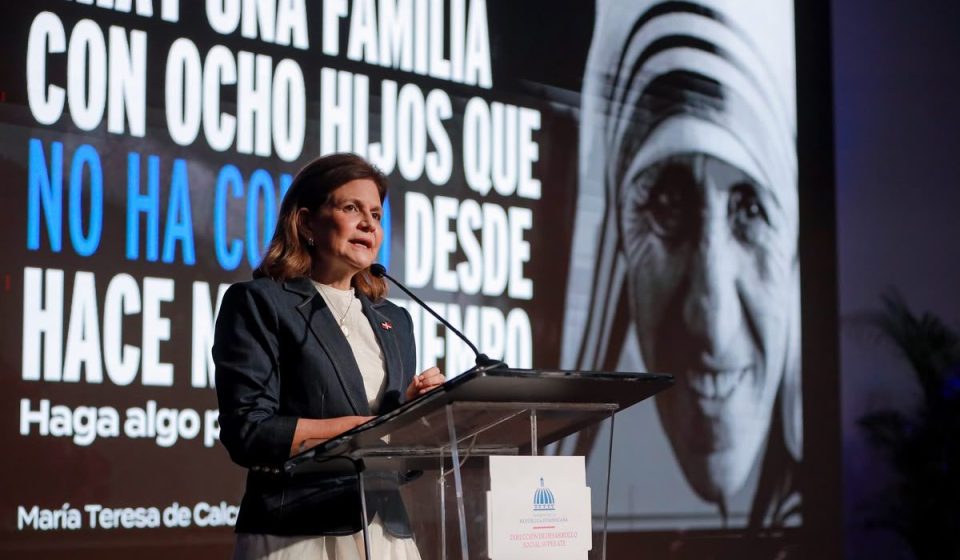 Raquel Peña destaca reducción de la pobreza en RD; llama a fortalecer oportunidades para las familias