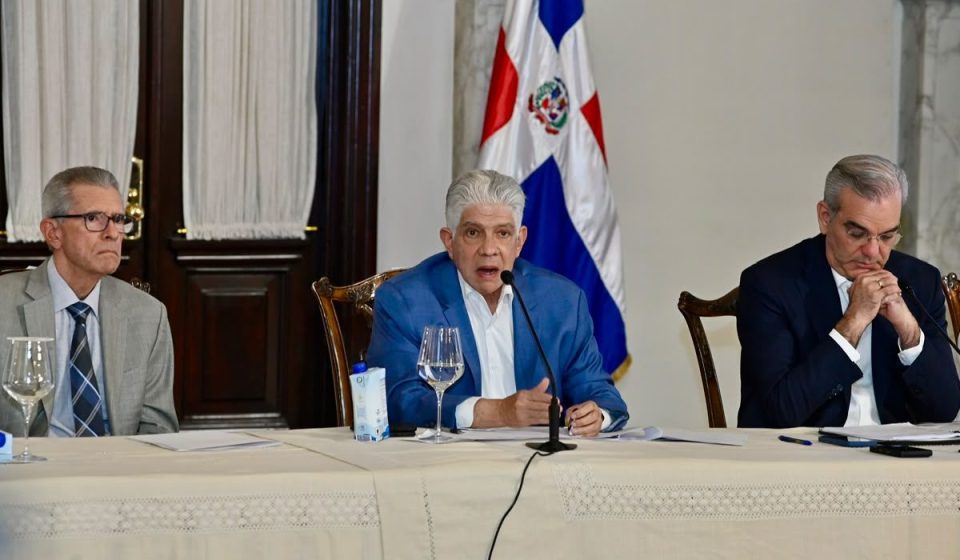 Ricardo Canalda informa que hay US$480 millones contratados para obras financiadas con fondos de Aerodom
