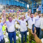 Ricardo juramenta al sector construcción de Sánchez Ramírez en respaldo a Carolina
