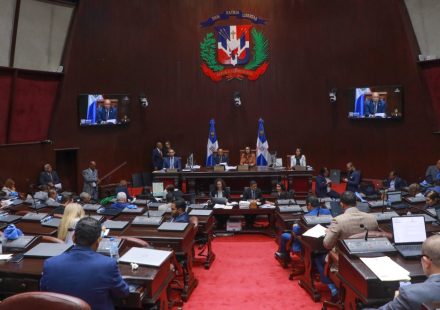 Diputados oficialistas y de oposición chocan por aumento de tasa monetaria dispuesta por el BCRD