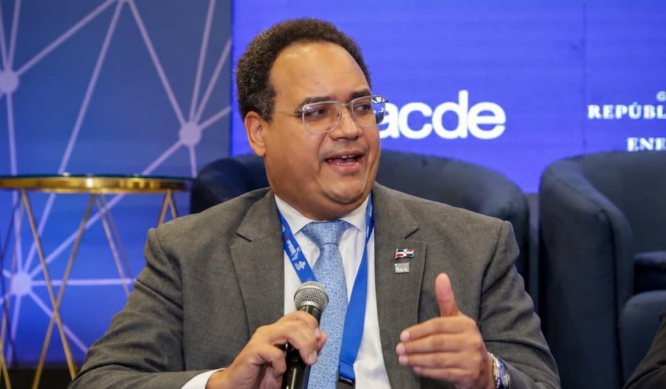 Superintendente de Electricidad adaptará la regulación eléctrica al crecimiento de la demanda